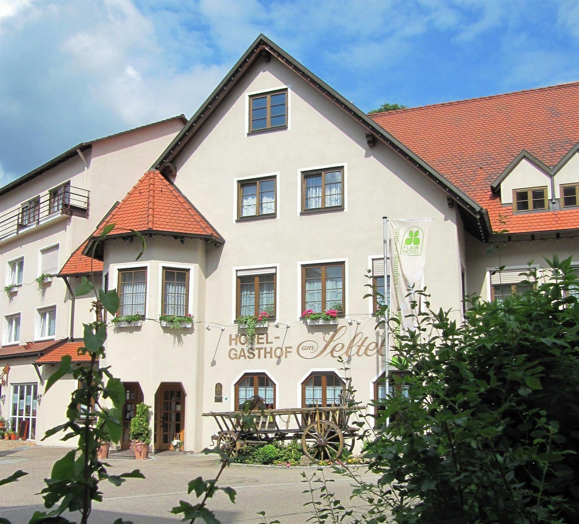 Hotel Gasthof Am Selteltor Wiesensteig Exterior photo